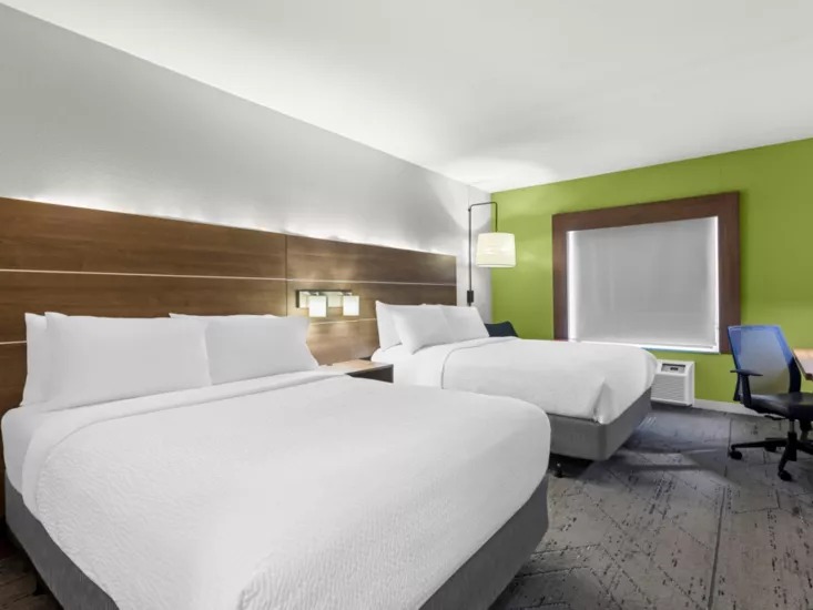 Spacious room with double beds