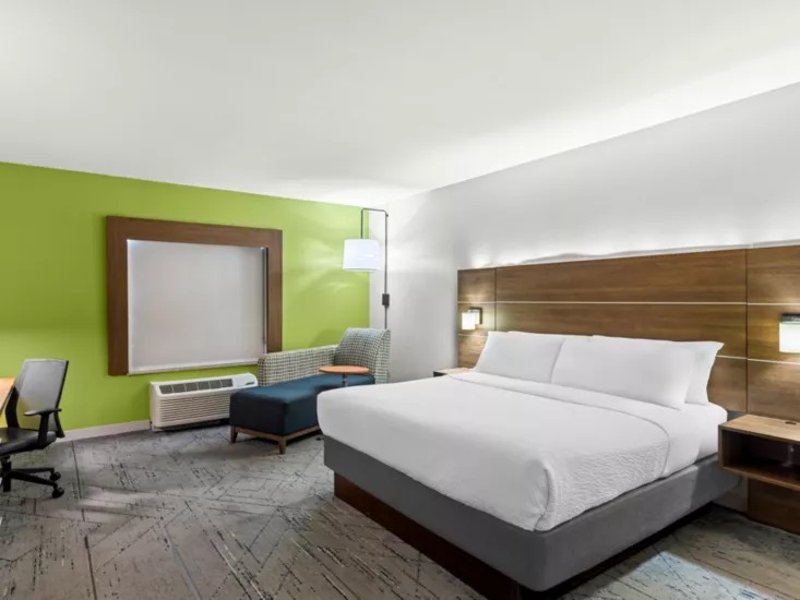 Single bed guest room setup